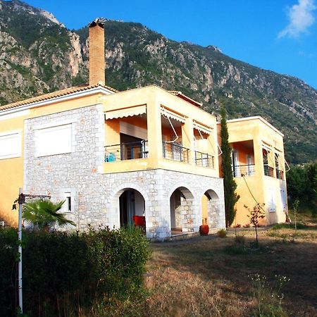 Вилла Sea And Mountain View Каламата Экстерьер фото