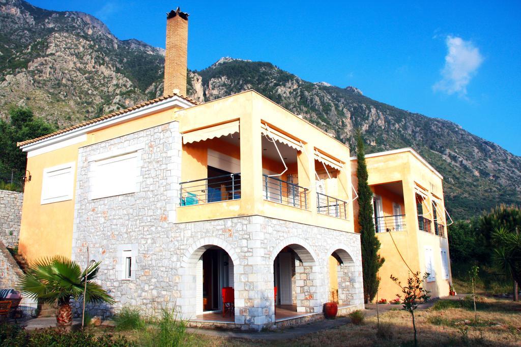 Вилла Sea And Mountain View Каламата Экстерьер фото